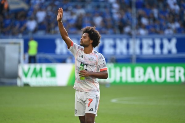Gnabry: Tôi không lo lắng về t