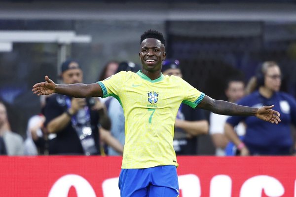 Gặp Bole! Vinicius đã chơi 201
